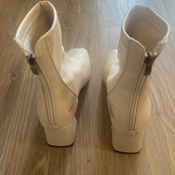 Faux Leather Cream Boots- Perfect for Fall 🍂🍁 - Picture 4 of 7